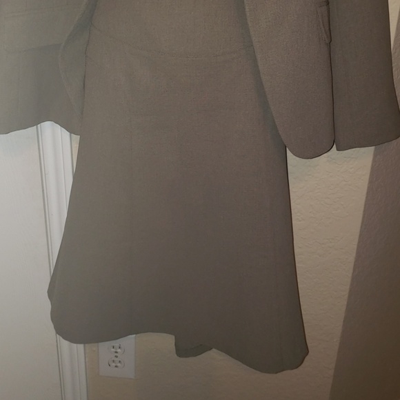 Women's Size 10P Business suit - Picture 2 of 3